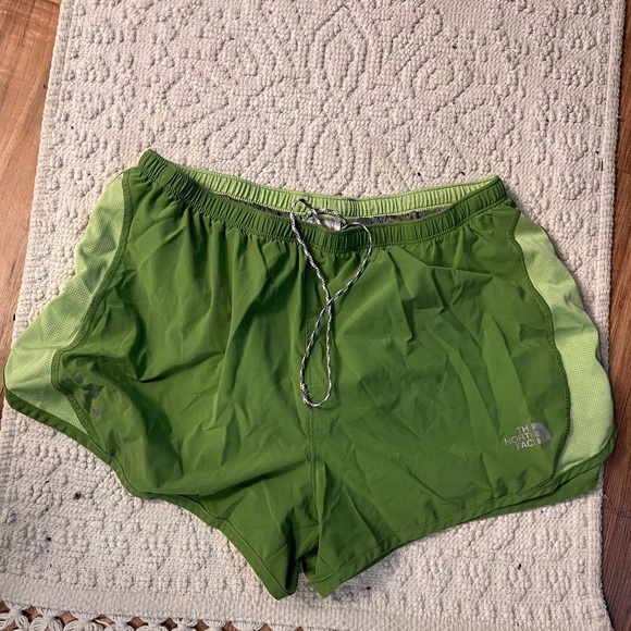The North Face Pants - Green North Face shorts
